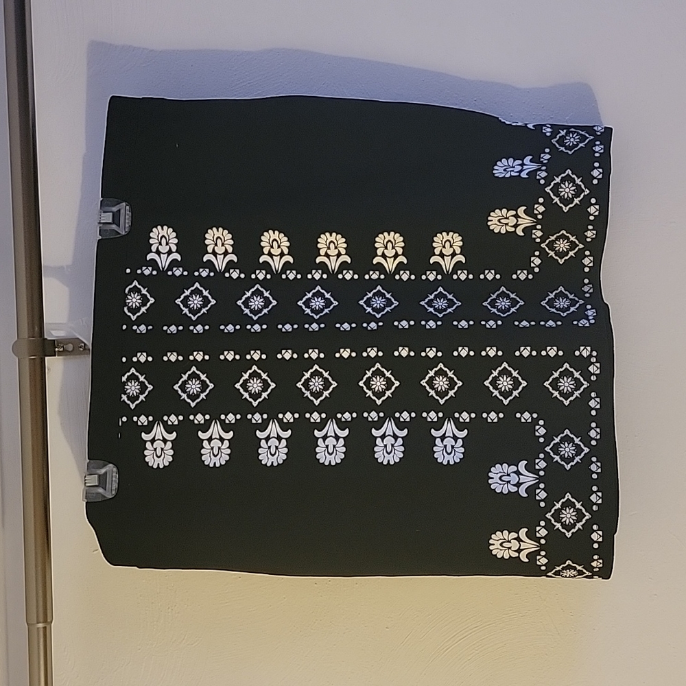 BLACK AND WHITE DETAIL MINI SKIRT